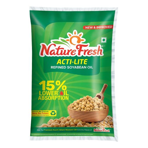 Nature Fresh - Refined Soyabean Oil, 1 L Pouch